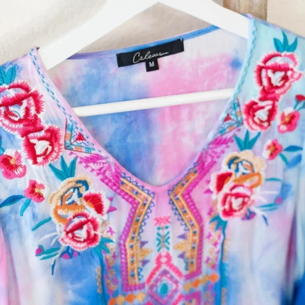Calessa Tunic Top Size Medium Tie Dye VNeck Roll Tab Sleeves Embroidered - Picture 7 of 9